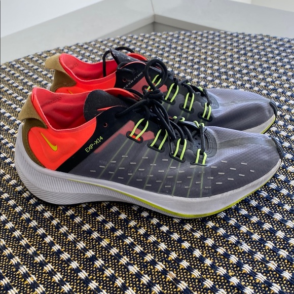 Nike EXP-X14 Women’s Running Shoes - Black and Red - Picture 1 of 1